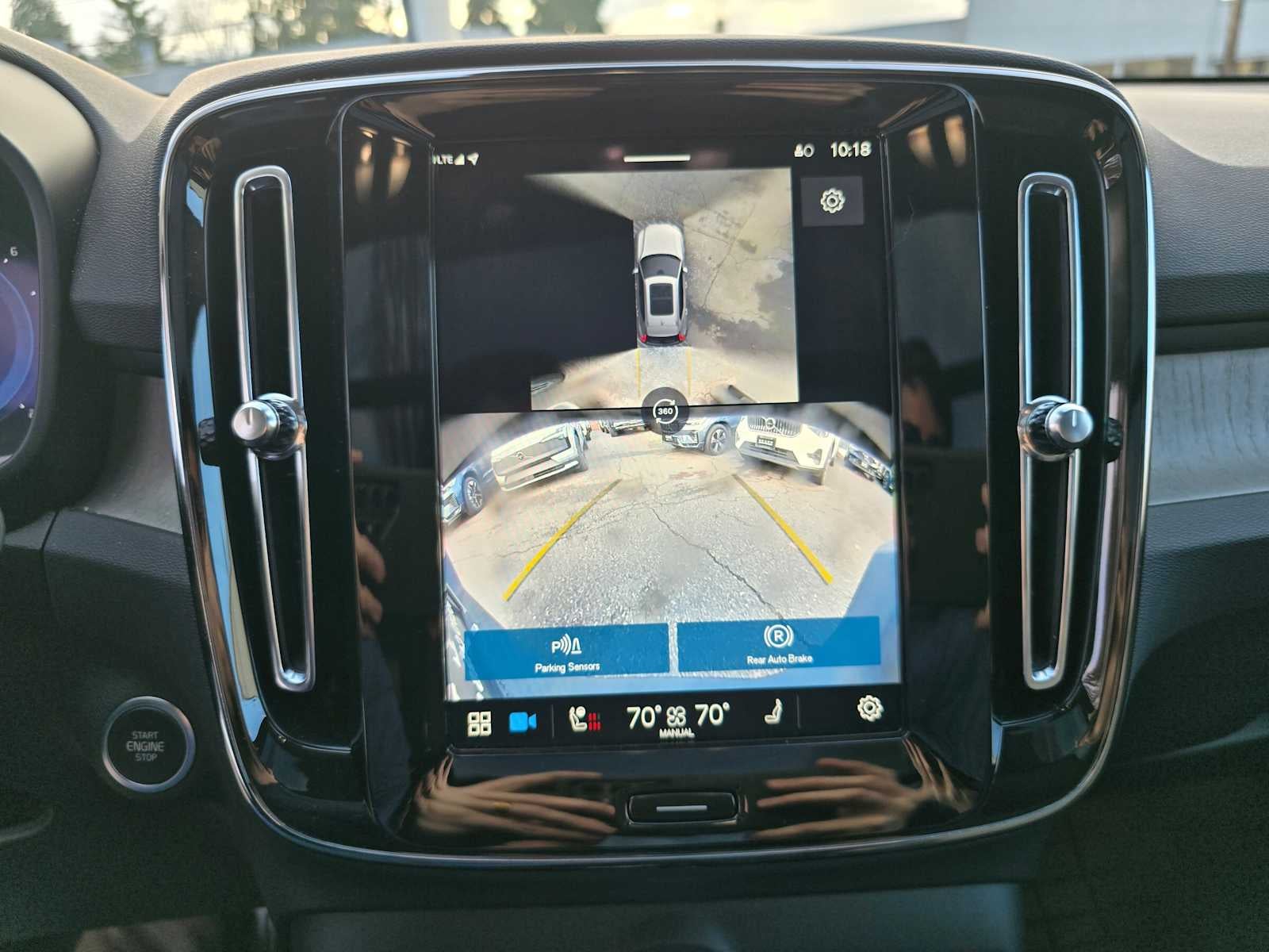 2025 Volvo XC40 Plus Dark Theme