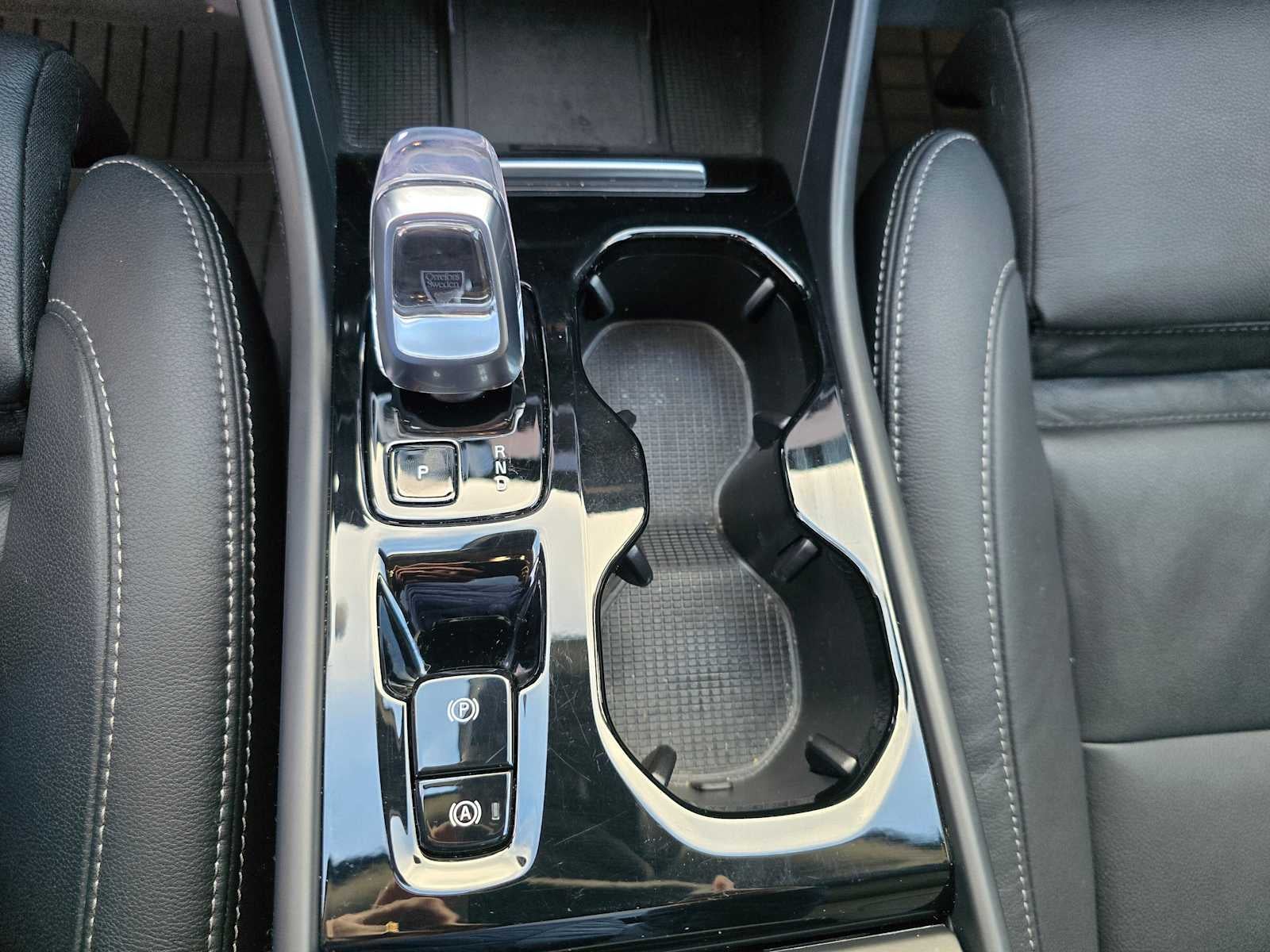 2025 Volvo XC40 Plus Dark Theme