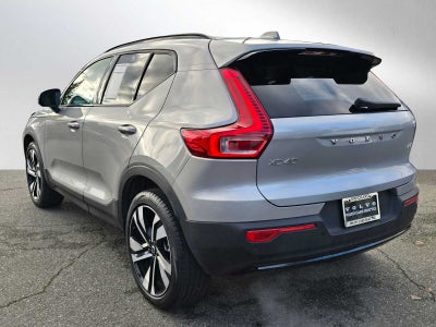2025 Volvo XC40 Plus Dark Theme