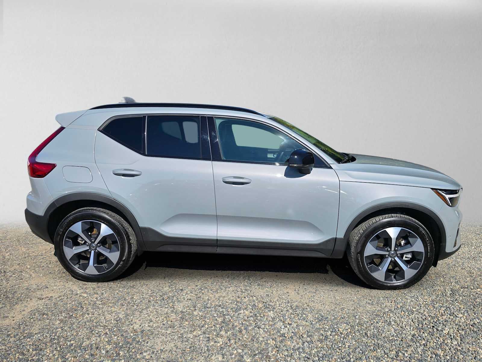 2026 Volvo XC40 Plus