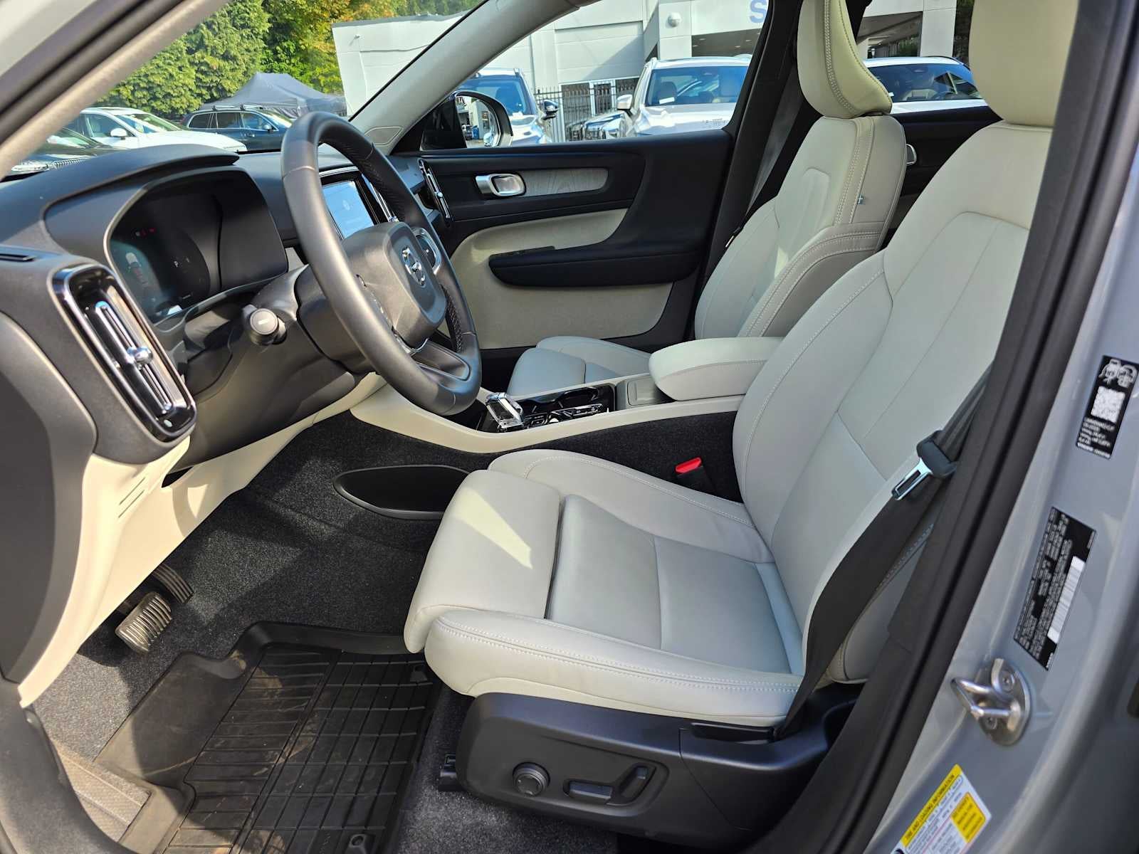 2026 Volvo XC40 Plus