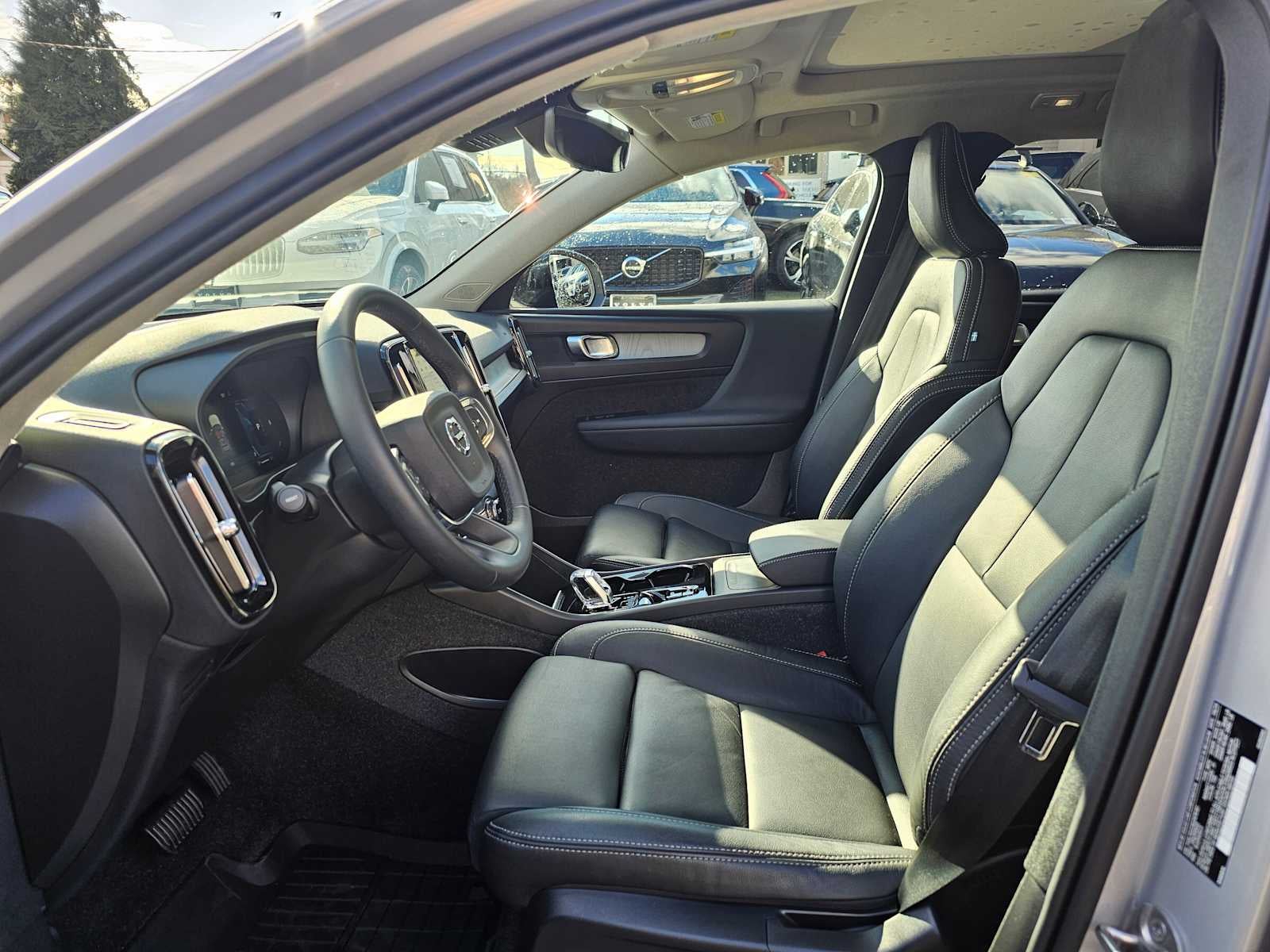 2025 Volvo XC40 Plus Dark Theme