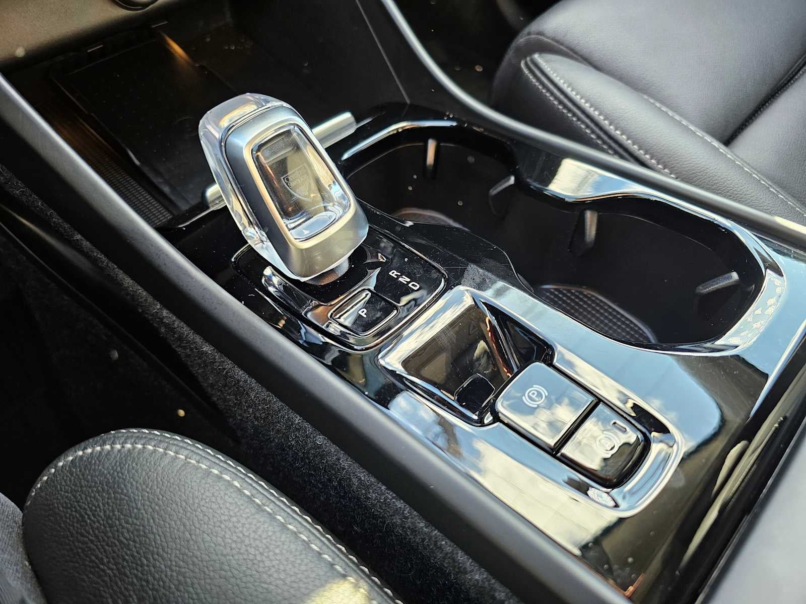 2025 Volvo XC40 Plus Dark Theme