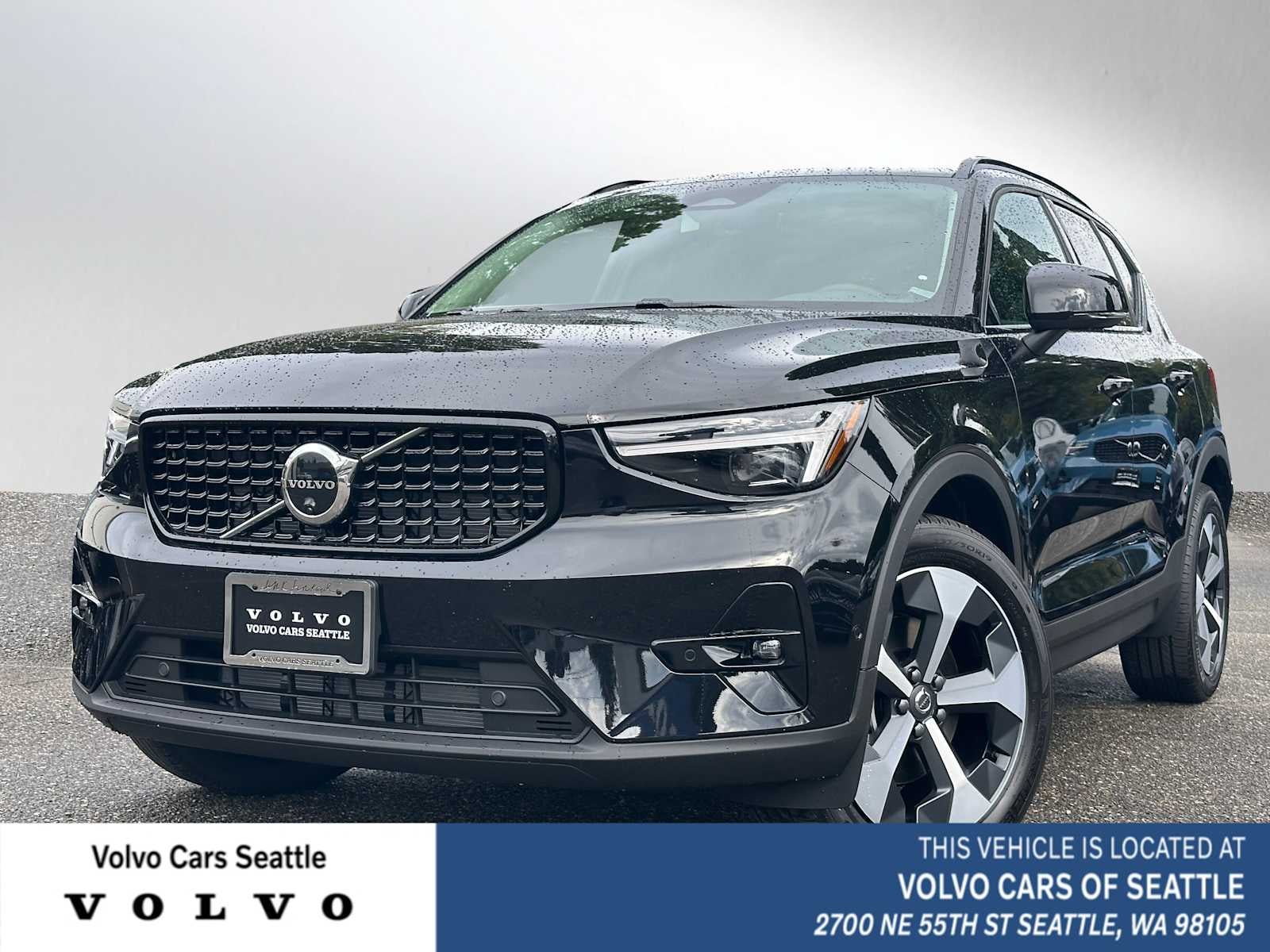 2025 Volvo XC40 Plus Dark Theme