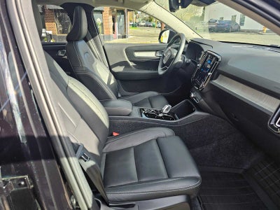 2025 Volvo XC40 Plus Dark Theme