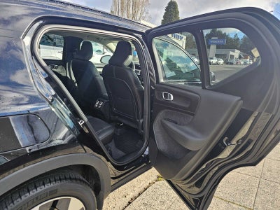 2025 Volvo XC40 Plus Dark Theme