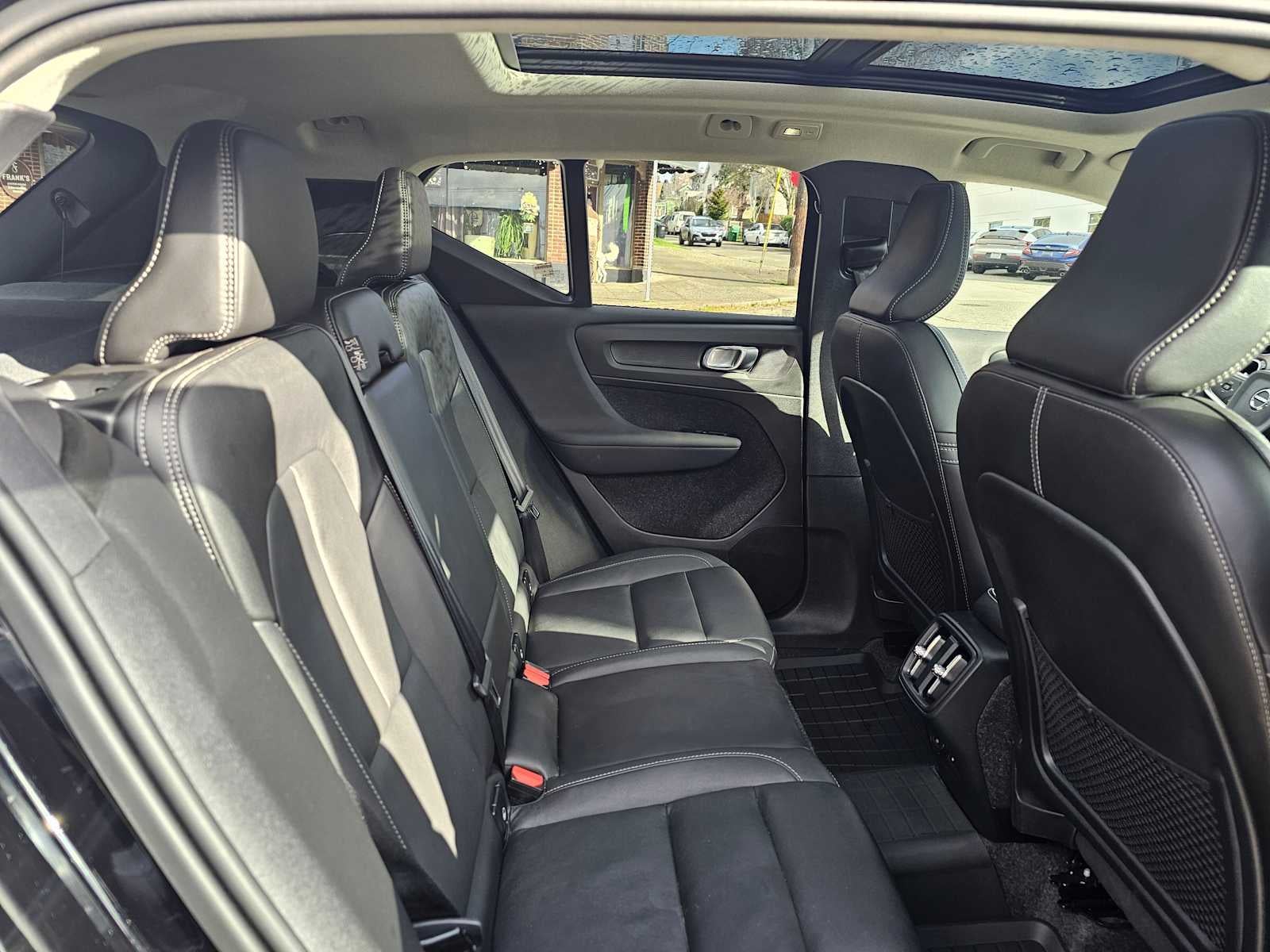 2025 Volvo XC40 Plus Dark Theme