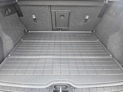 2025 Volvo XC40 Plus Dark Theme