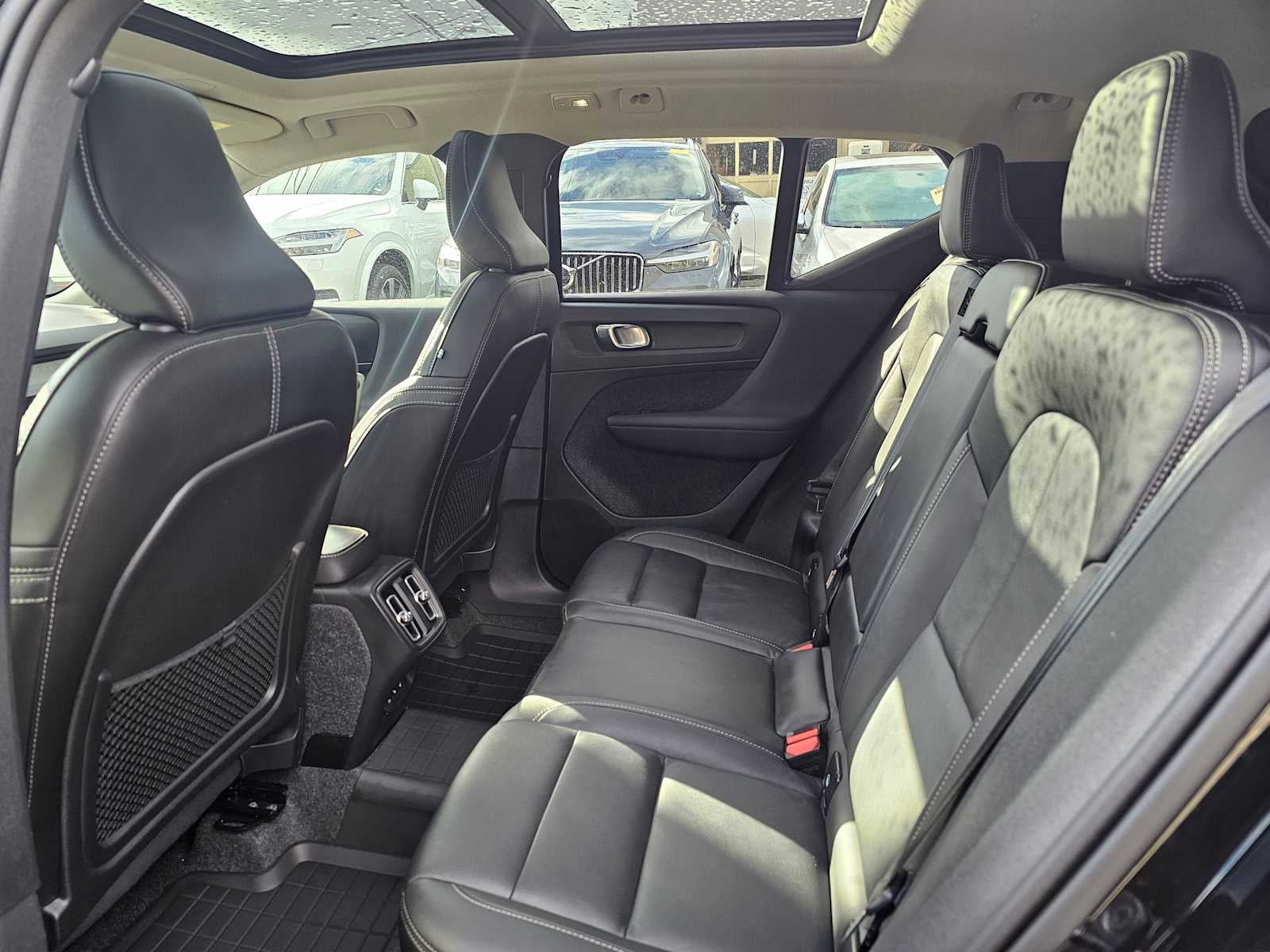 2025 Volvo XC40 Plus Dark Theme