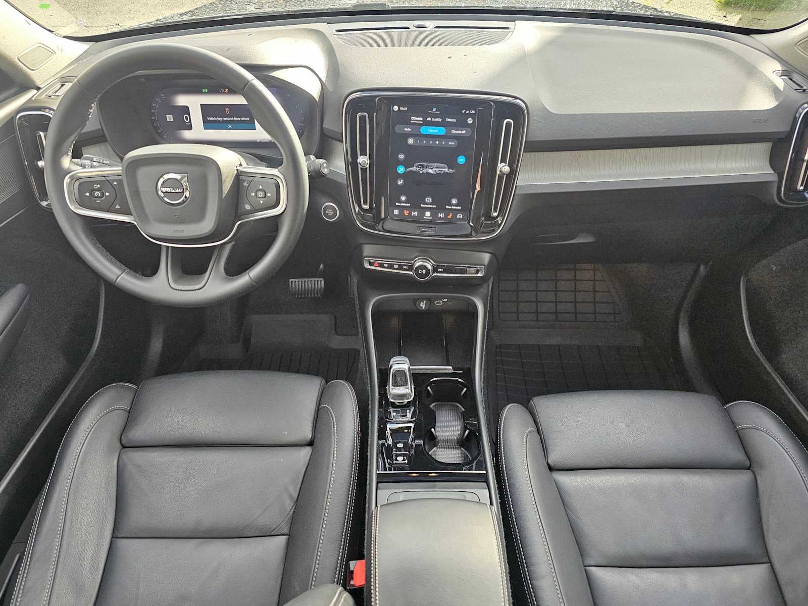 2025 Volvo XC40 Plus Dark Theme