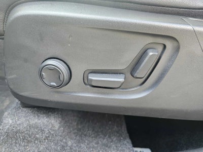 2025 Volvo XC40 Plus Dark Theme