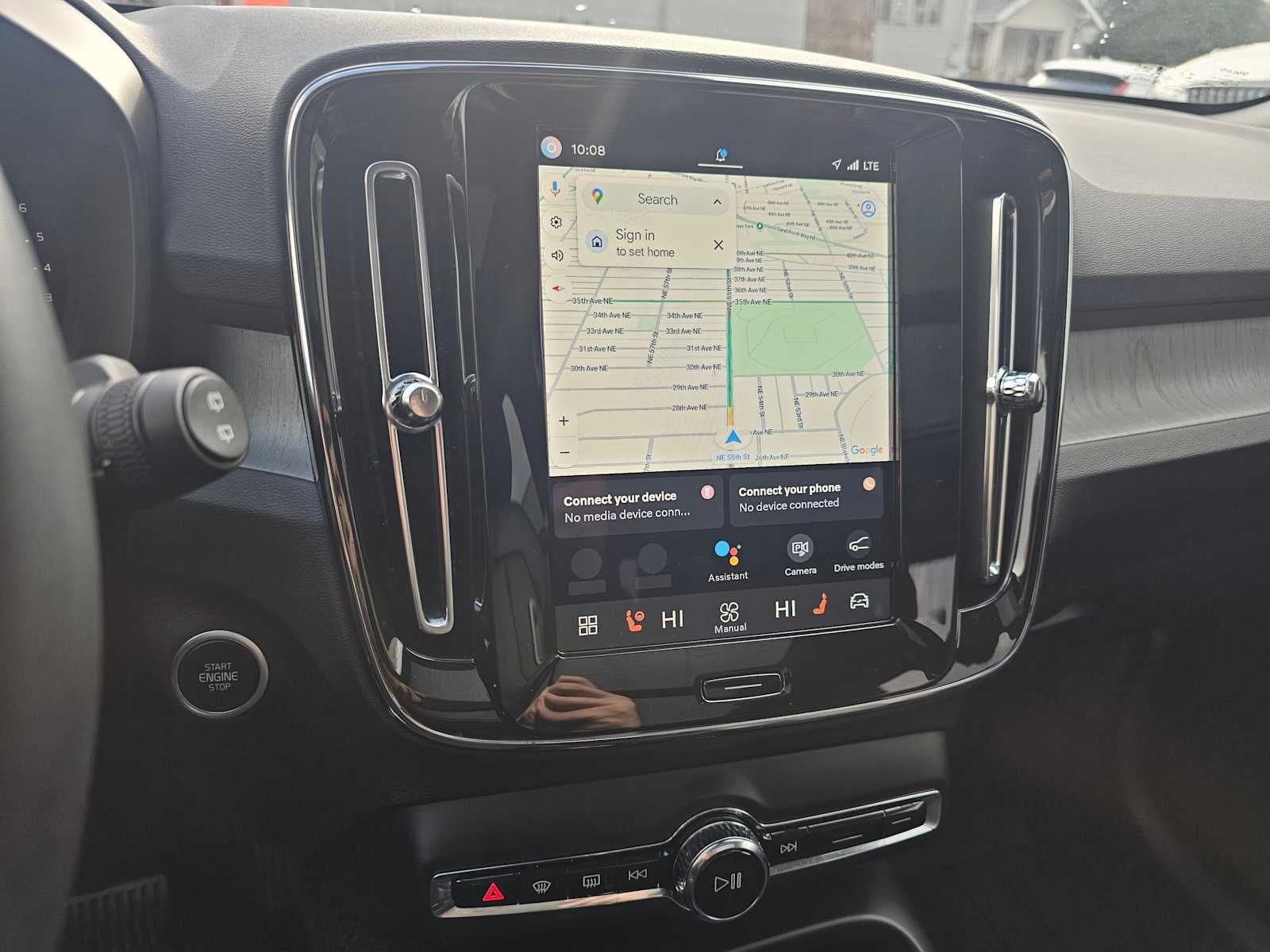 2025 Volvo XC40 Plus Dark Theme