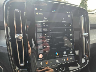 2025 Volvo XC40 Plus Dark Theme