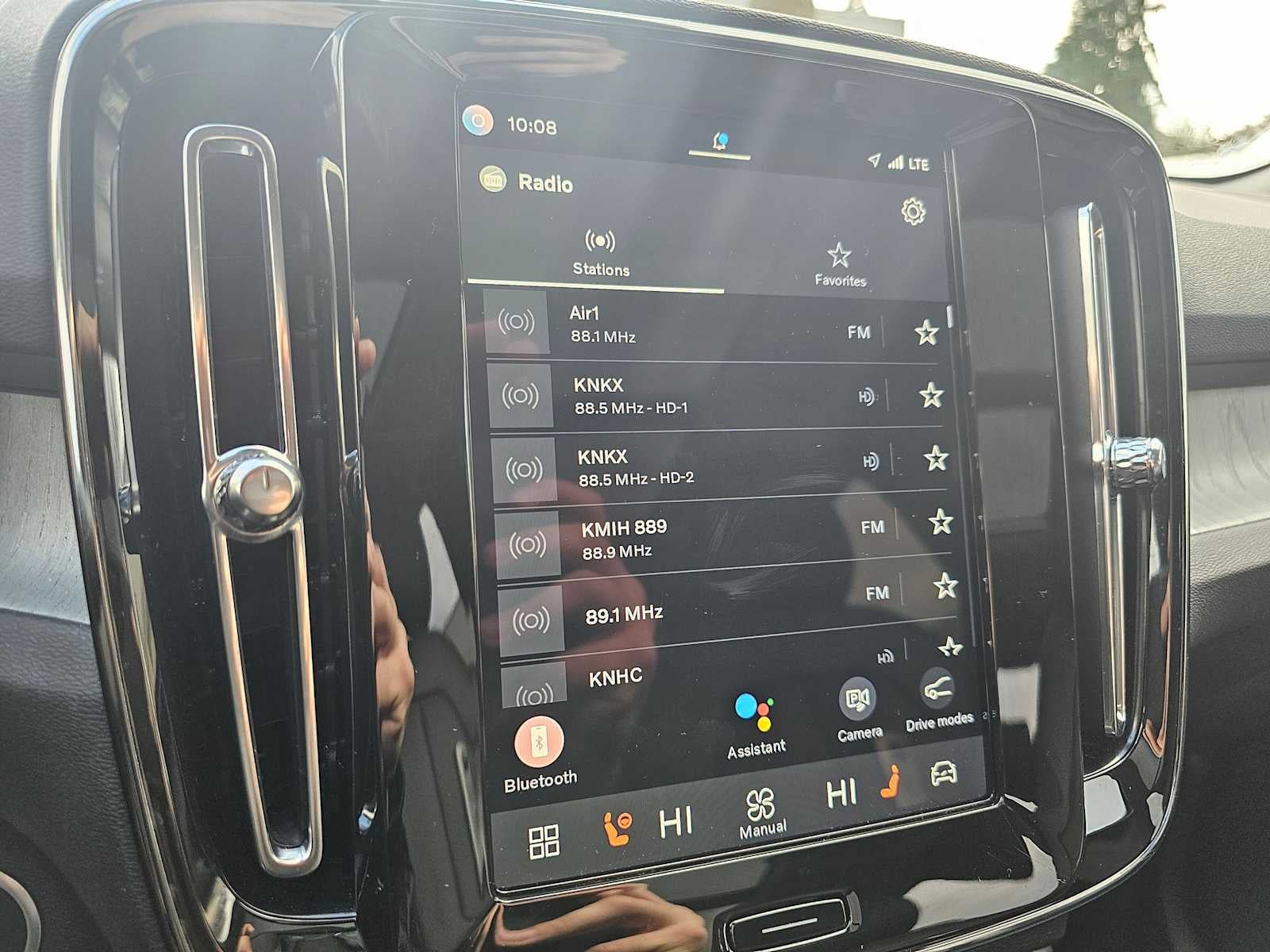 2025 Volvo XC40 Plus Dark Theme