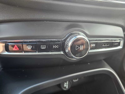 2025 Volvo XC40 Plus Dark Theme