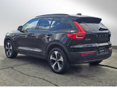 2025 Volvo XC40 Plus Dark Theme