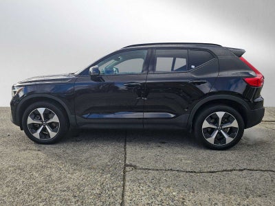 2025 Volvo XC40 Plus Dark Theme