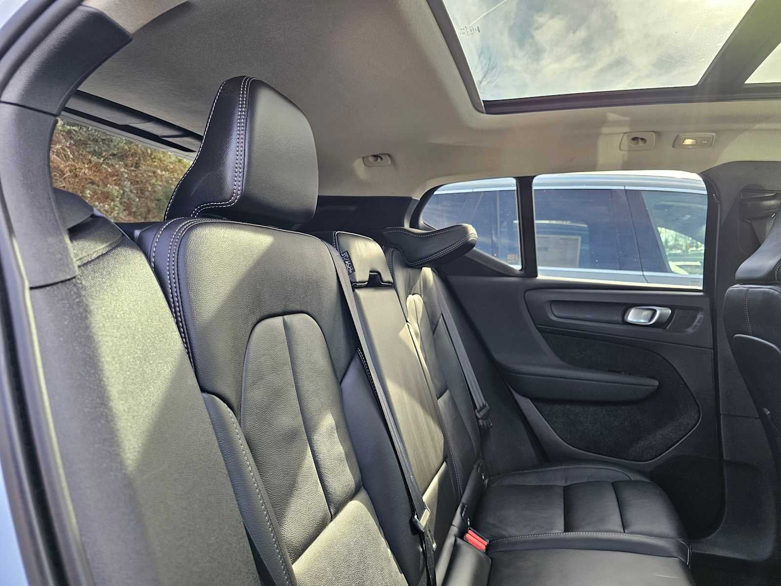 2025 Volvo XC40 Plus Bright Theme