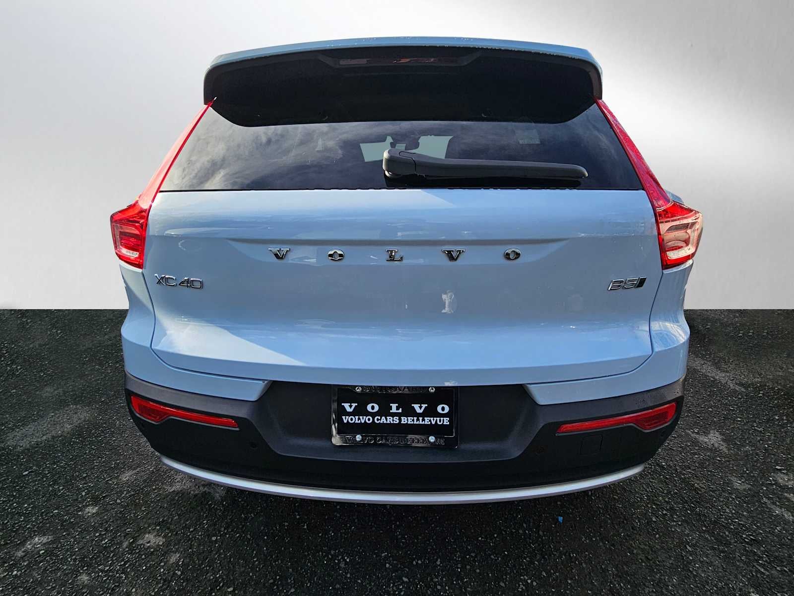 2025 Volvo XC40 Plus Bright Theme