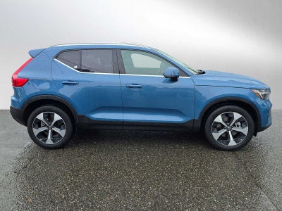 2025 Volvo XC40 Plus Bright Theme