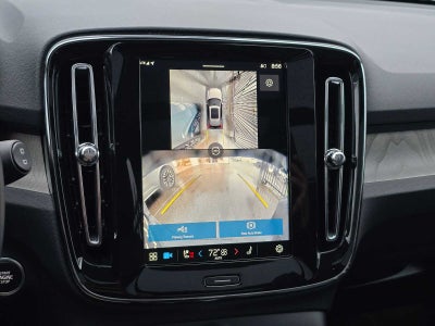 2025 Volvo XC40 Plus Bright Theme