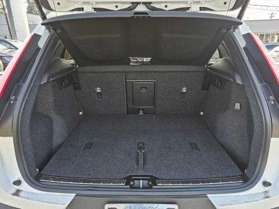 2024 Volvo XC40 Plus Bright Theme