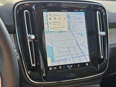 2024 Volvo XC40 Plus Bright Theme