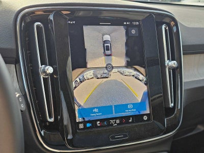 2024 Volvo XC40 Plus Bright Theme