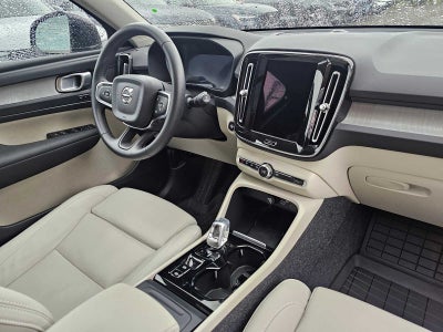 2025 Volvo XC40 Plus Bright Theme
