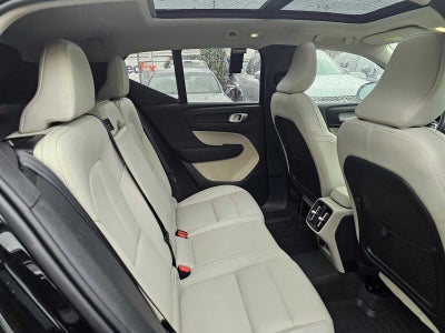 2025 Volvo XC40 Plus Bright Theme