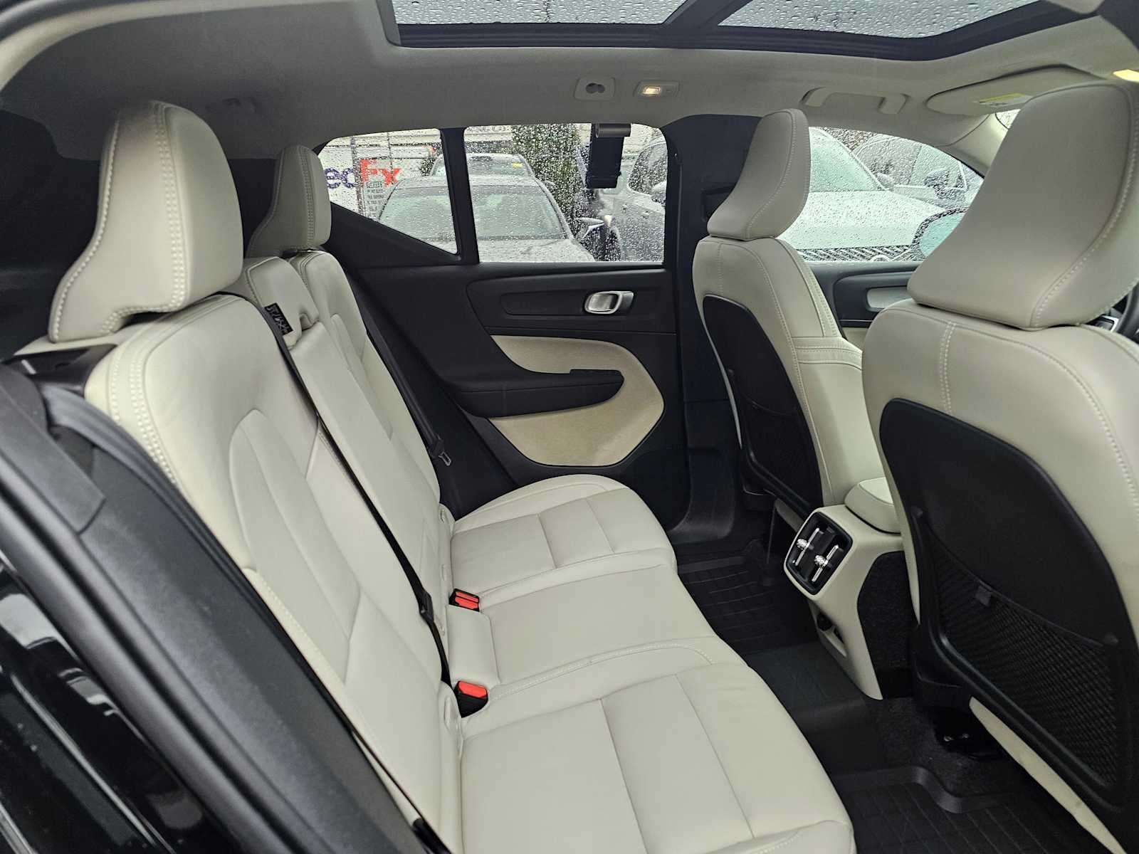 2025 Volvo XC40 Plus Bright Theme