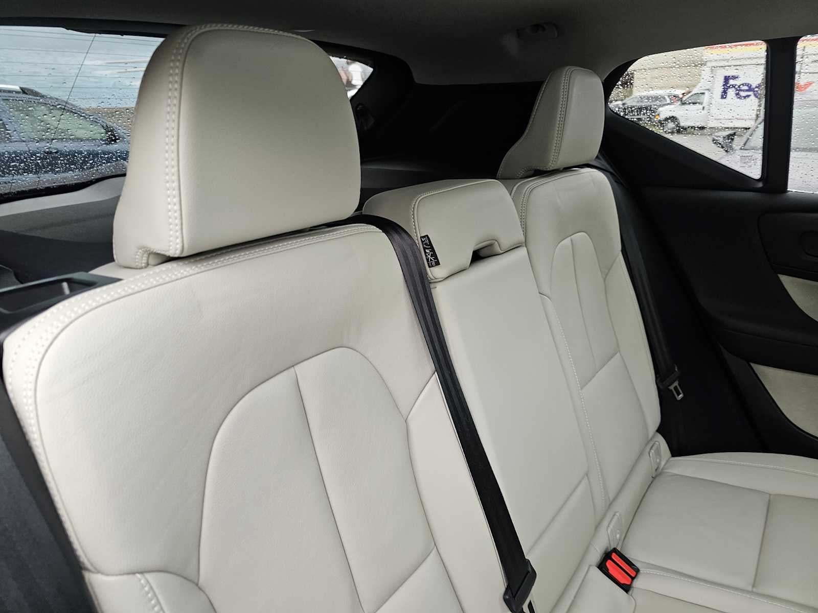 2025 Volvo XC40 Plus Bright Theme