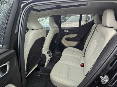 2025 Volvo XC40 Plus Bright Theme