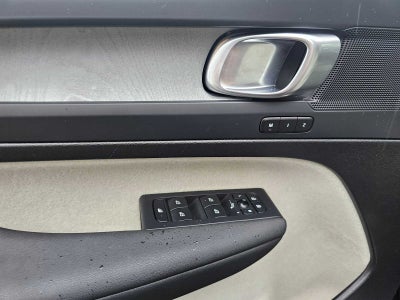 2025 Volvo XC40 Plus Bright Theme