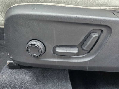 2025 Volvo XC40 Plus Bright Theme