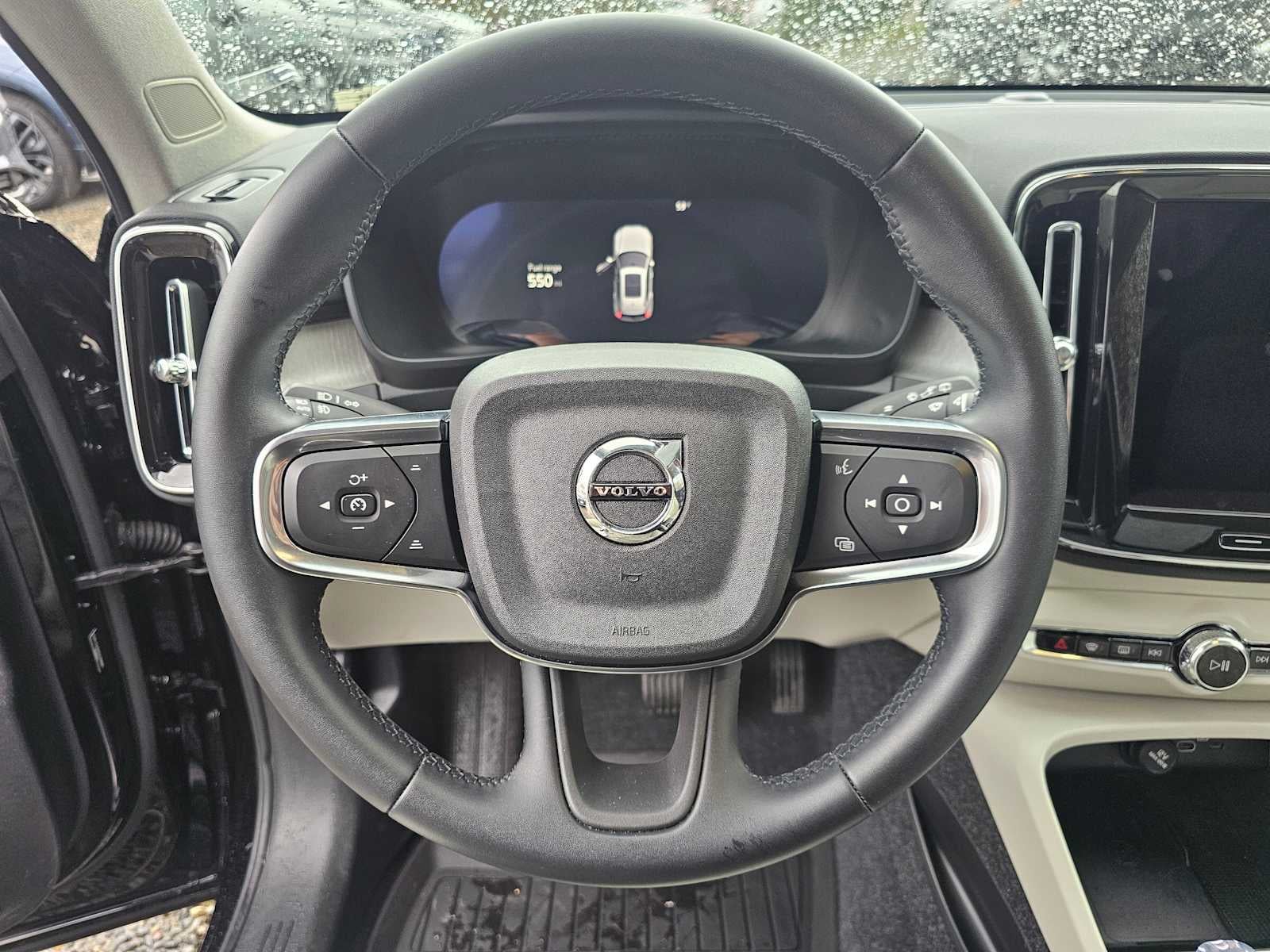 2025 Volvo XC40 Plus Bright Theme