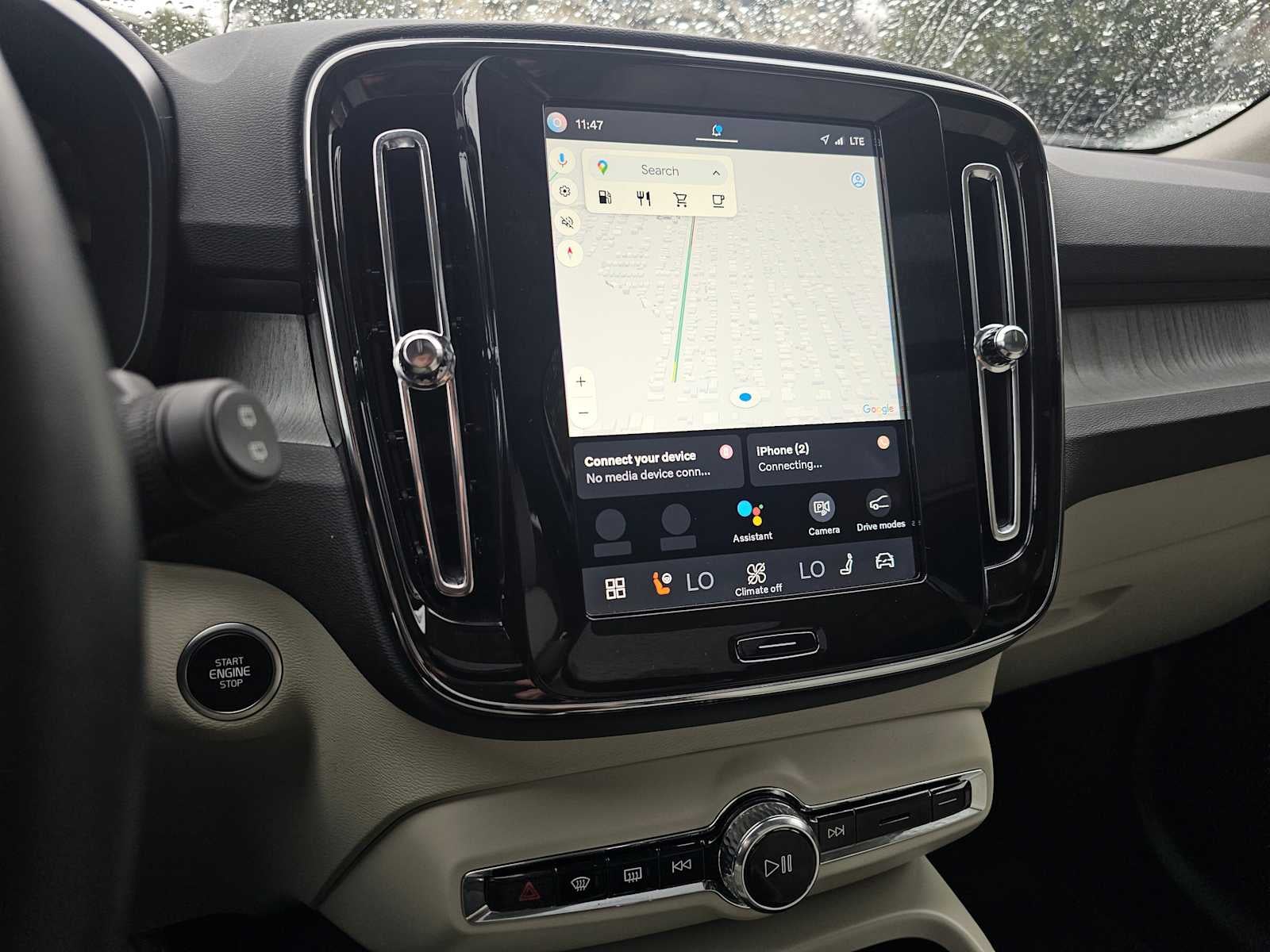 2025 Volvo XC40 Plus Bright Theme