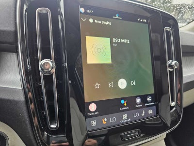 2025 Volvo XC40 Plus Bright Theme