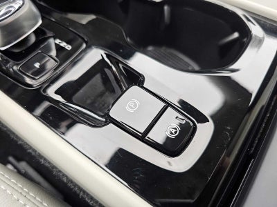 2025 Volvo XC40 Plus Bright Theme