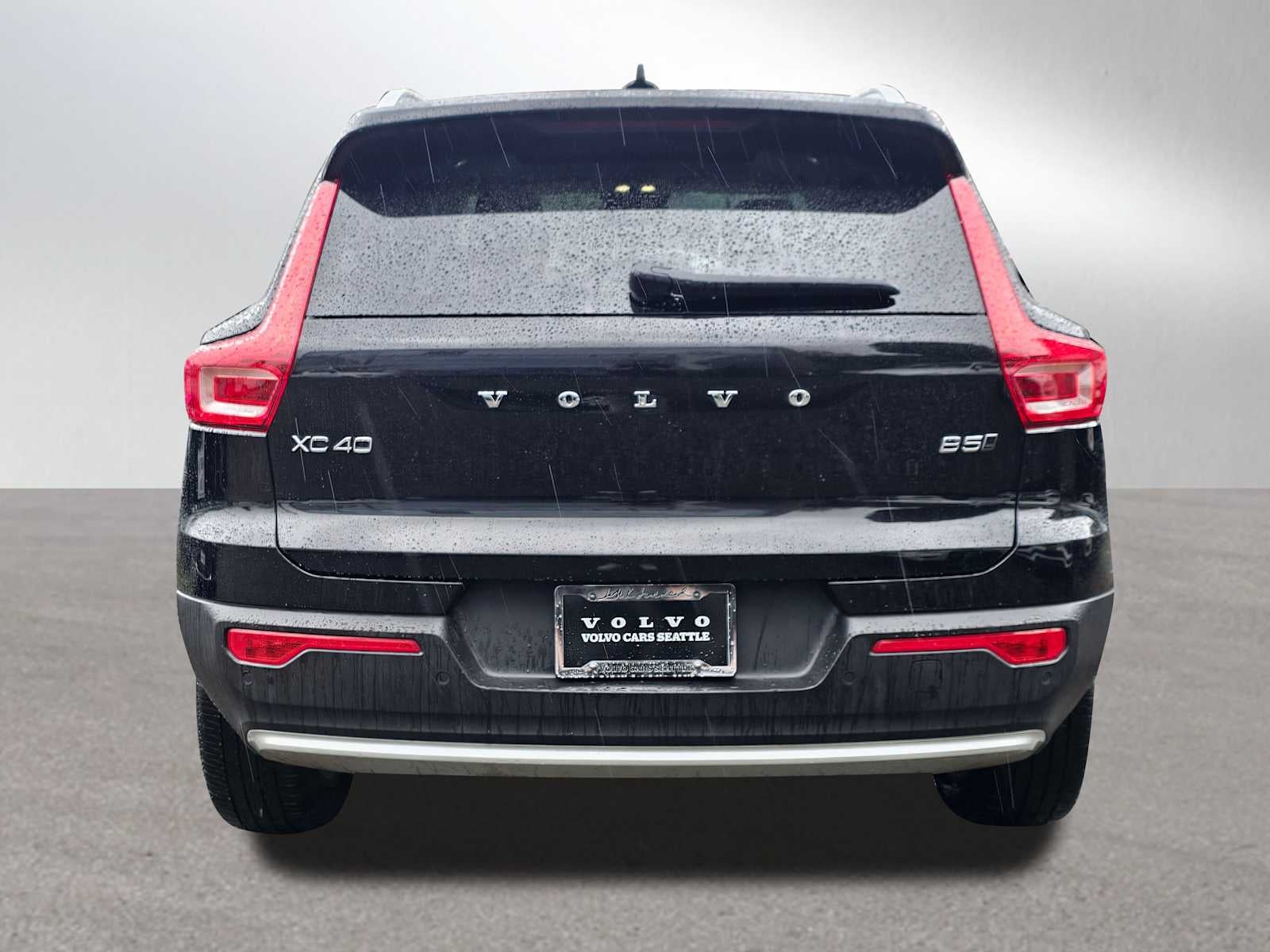 2025 Volvo XC40 Plus Bright Theme