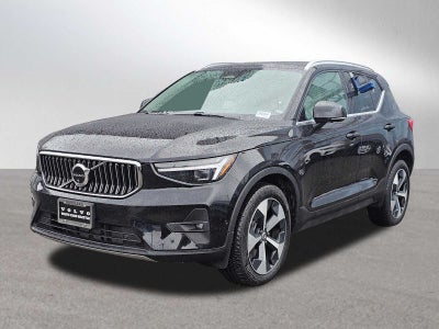 2025 Volvo XC40 Plus Bright Theme