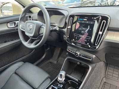 2025 Volvo XC40 Plus Bright Theme