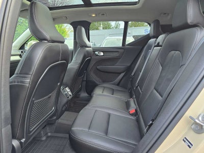 2025 Volvo XC40 Plus Bright Theme