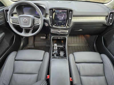 2025 Volvo XC40 Plus Bright Theme