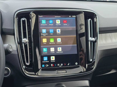 2025 Volvo XC40 Plus Bright Theme