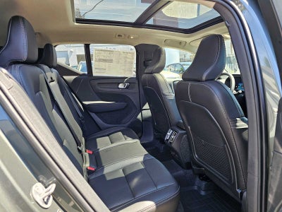 2024 Volvo XC40 Ultimate Bright Theme