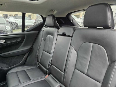 2025 Volvo XC40 Core Bright Theme