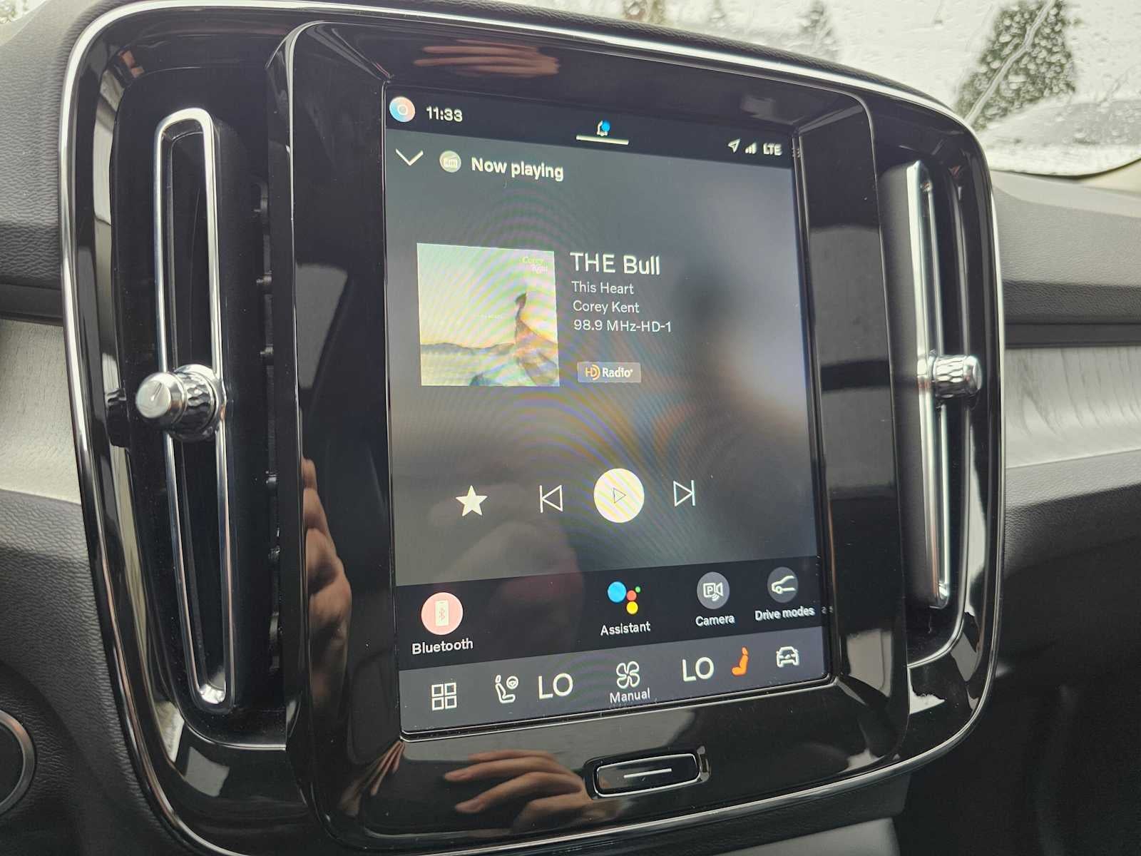 2025 Volvo XC40 Core Bright Theme