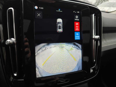 2025 Volvo XC40 Core Bright Theme