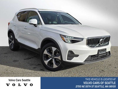 2025 Volvo XC40 Core Bright Theme
